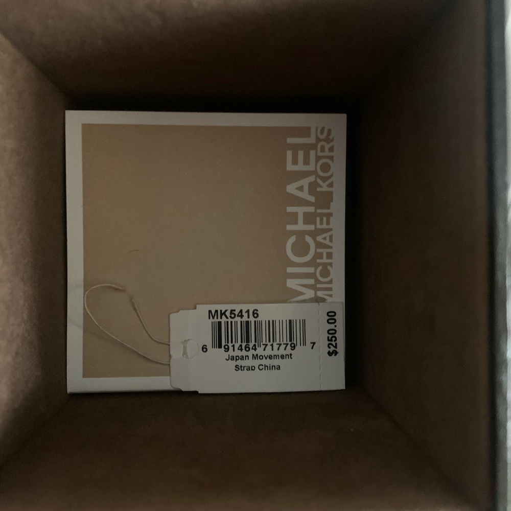 Michael Kors Watch - Picture 2 of 10